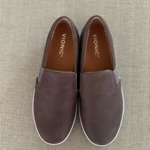 Vionic Women’s Gray Slip-On Flats Sneakers